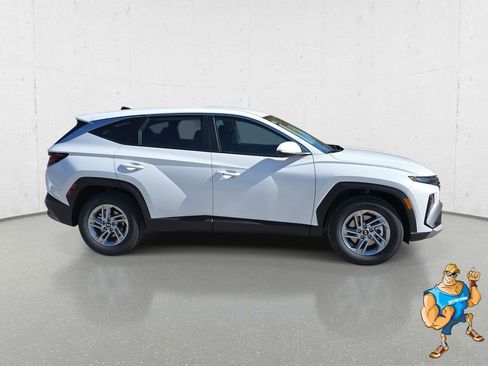 Used 2026 Hyundai Tucson SE image 4