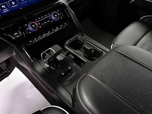 Used 2025 GMC Sierra 1500 AT4X image 26