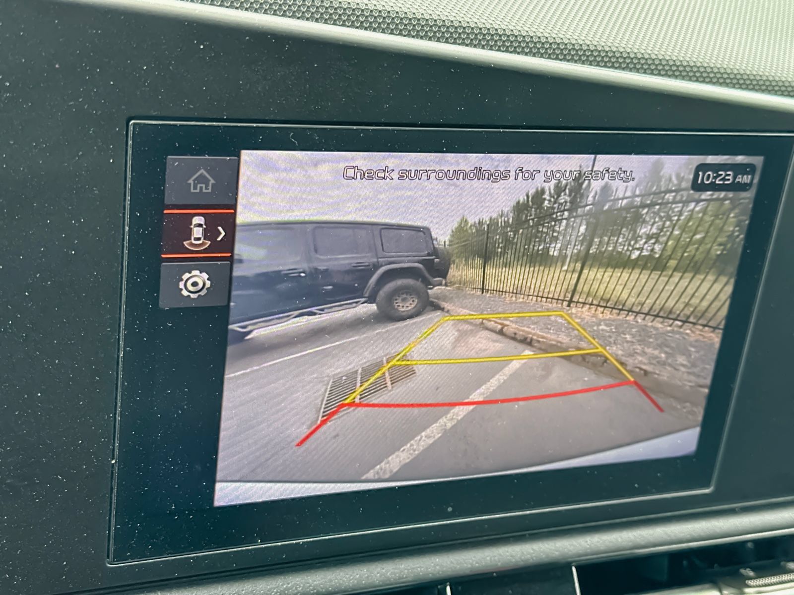 Used 2025 Kia Niro LX FWD image 18