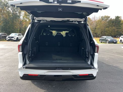 New 2025 Lincoln Navigator L Reserve w/ Jet Appearance Package image 16