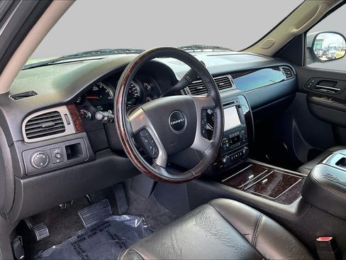 Used 2014 GMC Yukon Denali RWD image 15