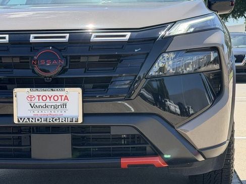 Used 2025 Nissan Rogue SV AWD/4WD image 8