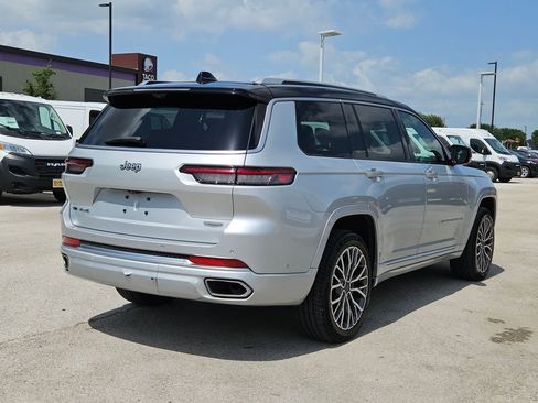 Used 2021 Jeep Grand Cherokee L Summit AWD/4WD image 3