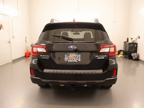 Used 2017 Subaru Outback 2.5i Premium AWD/4WD image 3