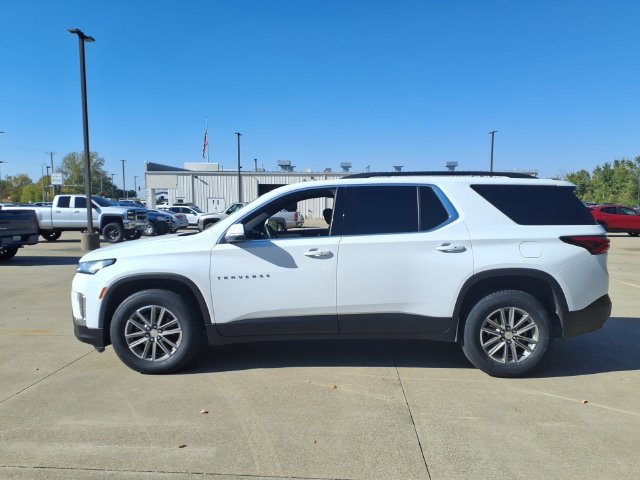 Used 2023 Chevrolet Traverse LT FWD image 2