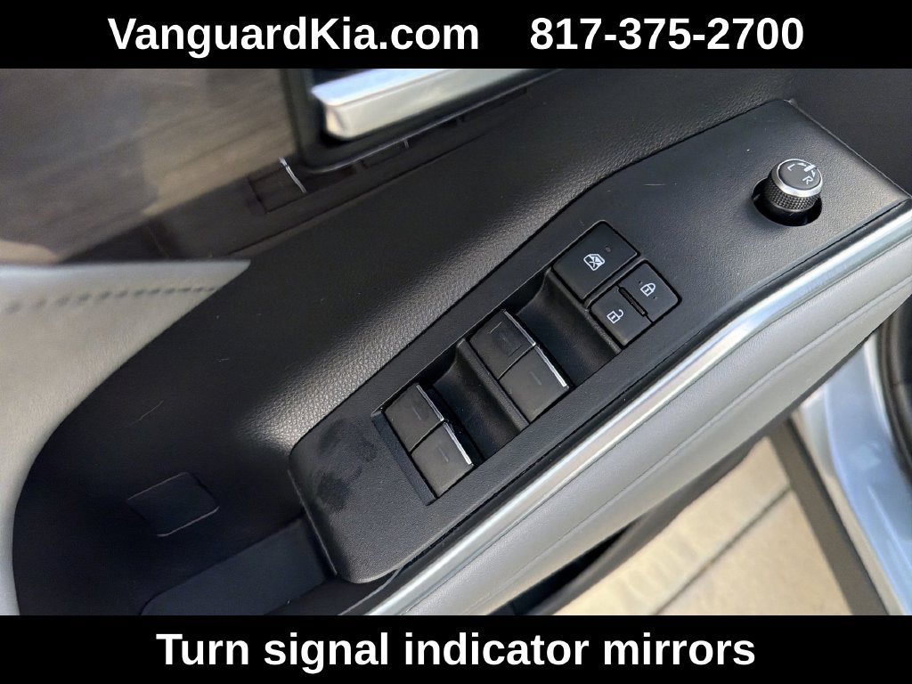 Used 2021 Toyota Highlander Limited FWD image 17