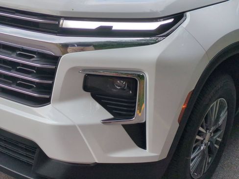 New 2027 Chevrolet Traverse LT w/ Driver Confidence Package FWD image 10
