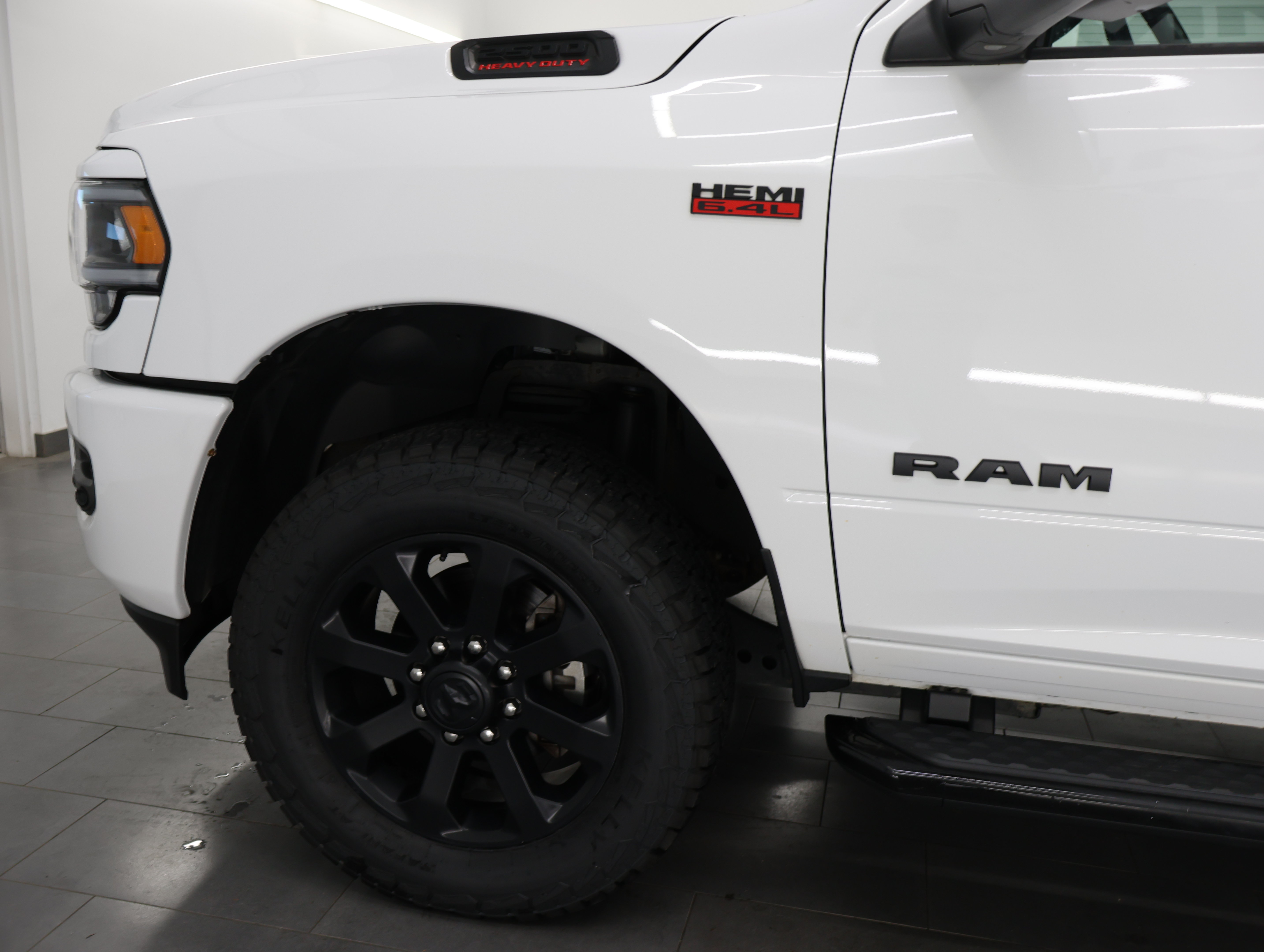 Used 2022 RAM 2500 Big Horn w/ Level C Equiment Group AWD/4WD image 35