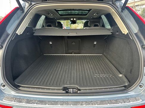 Certified 2023 Volvo XC60 B5 Plus w/ Climate Package image 13