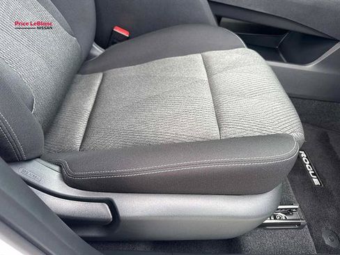 Used 2026 Nissan Rogue SV w/ Cold Weather Package FWD image 10