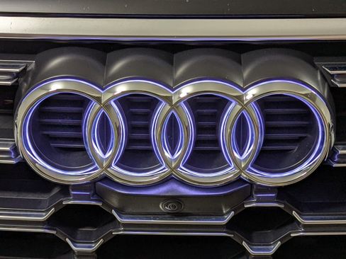 Certified 2025 Audi SQ5 Premium Plus w/ Premium Plus Package AWD/4WD image 27