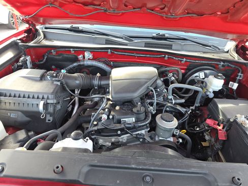 Used 2019 Toyota Tacoma SR image 17