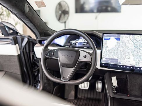 Used 2024 Tesla Model S Plaid image 33