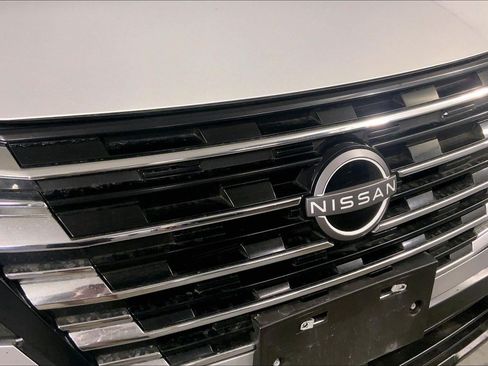 Used 2025 Nissan Rogue SV AWD/4WD image 28