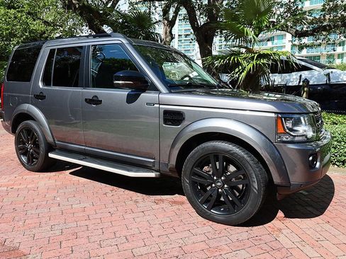Used 2015 Land Rover LR4 HSE image 1