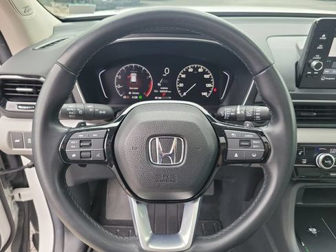 Certified 2025 Honda Pilot Touring image 17