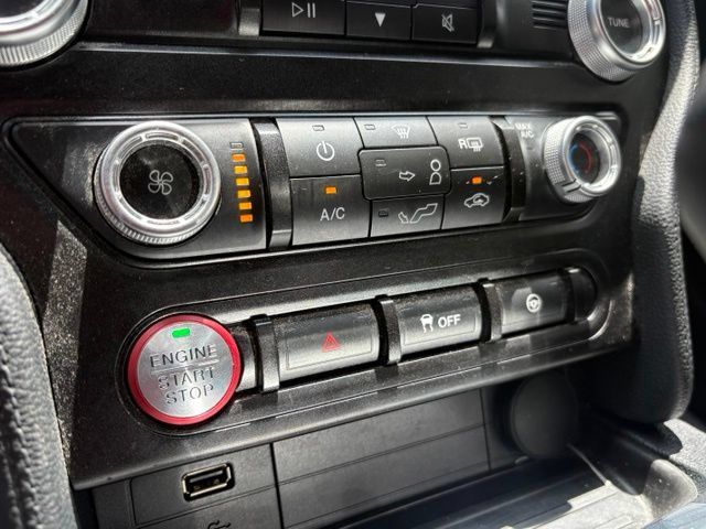 Used 2022 Ford Mustang Coupe w/ Black Accent Package RWD image 19