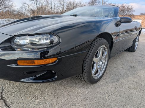 Used 2001 Chevrolet Camaro Z28 w/ SS Performance/Appearance Pkg image 30