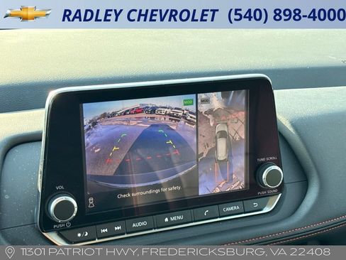 Used 2025 Nissan Rogue SV image 11