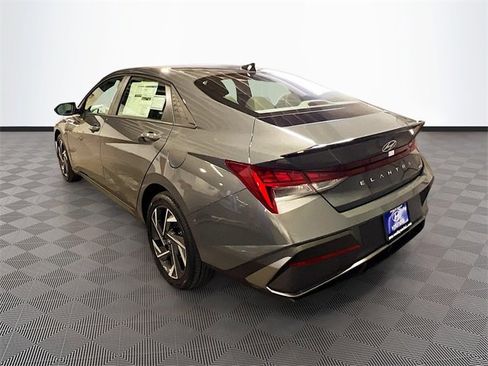New 2025 Hyundai Elantra SEL image 5