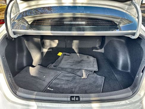 Used 2025 Toyota Corolla SE image 31