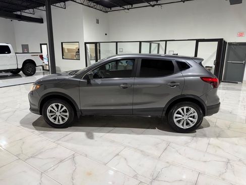 Used 2017 Nissan Rogue Sport S w/ S Appearance Package FWD image 9