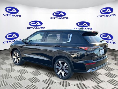 New 2026 Mitsubishi Outlander SE image 5