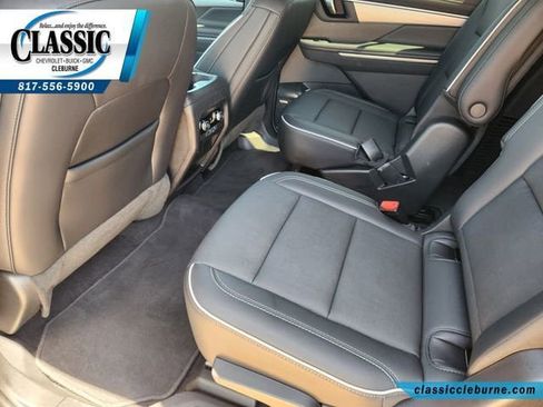 Used 2025 Buick Enclave Preferred image 27