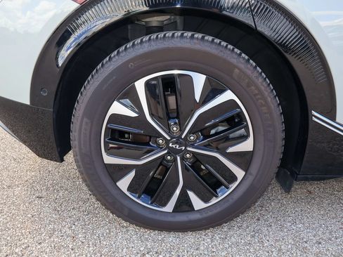 Used 2022 Kia EV6 Wind w/ Wind Technology Package AWD/4WD image 30