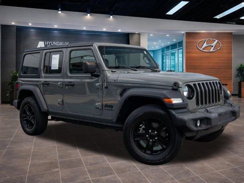 Used 2022 Jeep Wrangler Unlimited Sport AWD/4WD image 2