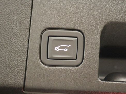 Used 2024 Cadillac XT4 Luxury image 13