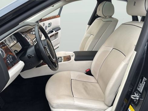 Used 2013 Rolls-Royce Ghost RWD image 34