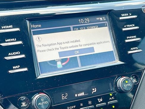 Used 2019 Toyota Camry LE FWD image 10