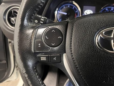 Used 2017 Toyota Corolla SE image 25