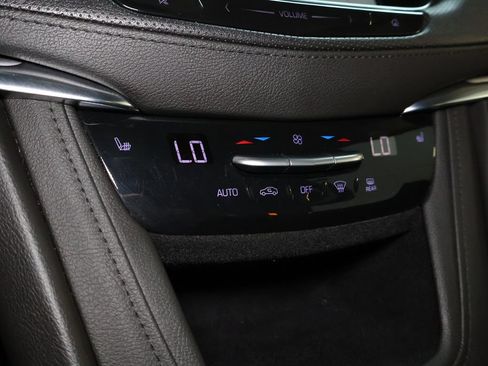 Used 2018 Cadillac XT5 Luxury w/ Driver Awareness Package AWD/4WD image 31