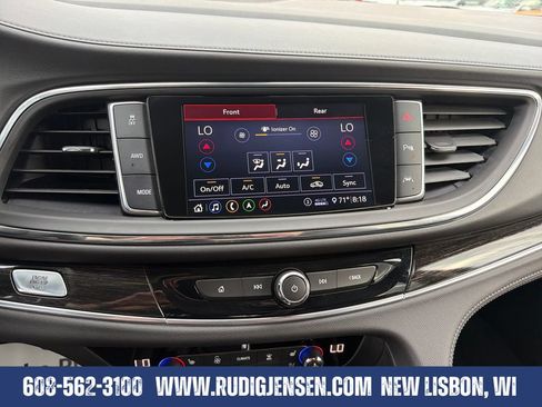 Used 2021 Buick Enclave Avenir w/ Avenir Technology Package AWD/4WD image 18
