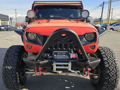 Used 2013 Jeep Wrangler Unlimited Sahara AWD/4WD image 2
