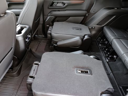 New 2026 GMC Yukon Denali w/ Sun & Power Step Package image 13