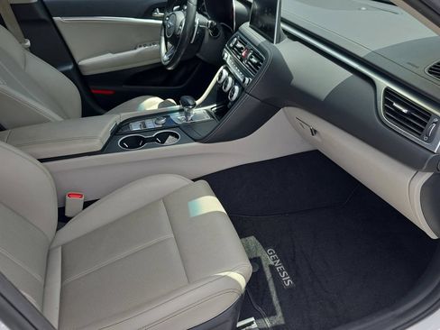 Used 2021 Genesis G70 2.0T RWD image 22