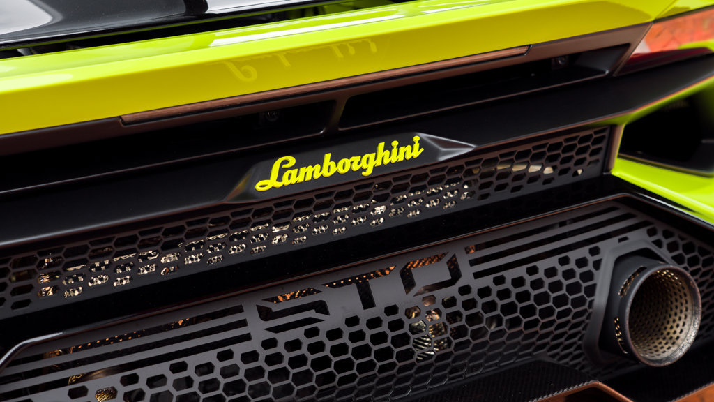 Used 2022 Lamborghini Huracan STO RWD image 34