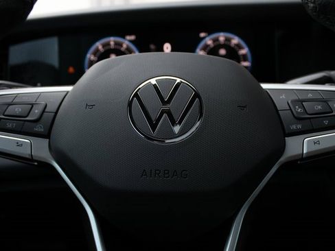 New 2025 Volkswagen Tiguan SE R-Line image 15