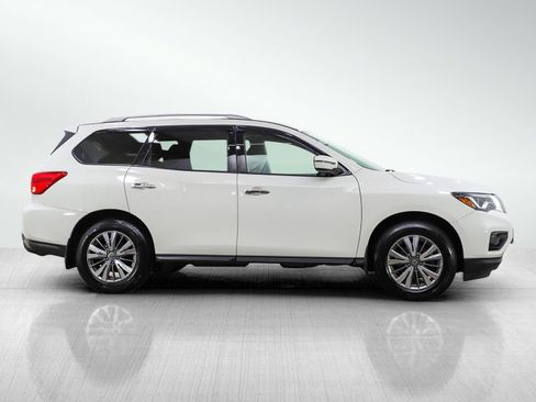 Used 2019 Nissan Pathfinder S image 7