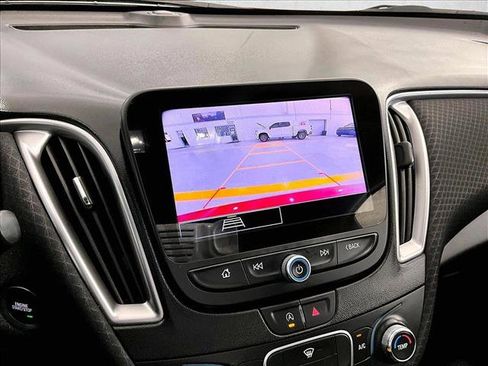 Used 2025 Chevrolet Malibu RS FWD image 23