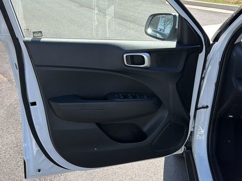 New 2026 Hyundai Venue SEL image 10