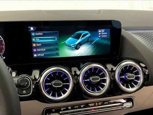 Certified 2026 Mercedes-Benz GLA 250 4MATIC image 15