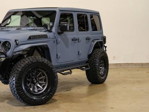 Used 2025 Jeep Wrangler Unlimited Rubicon w/ Technology Group image 3