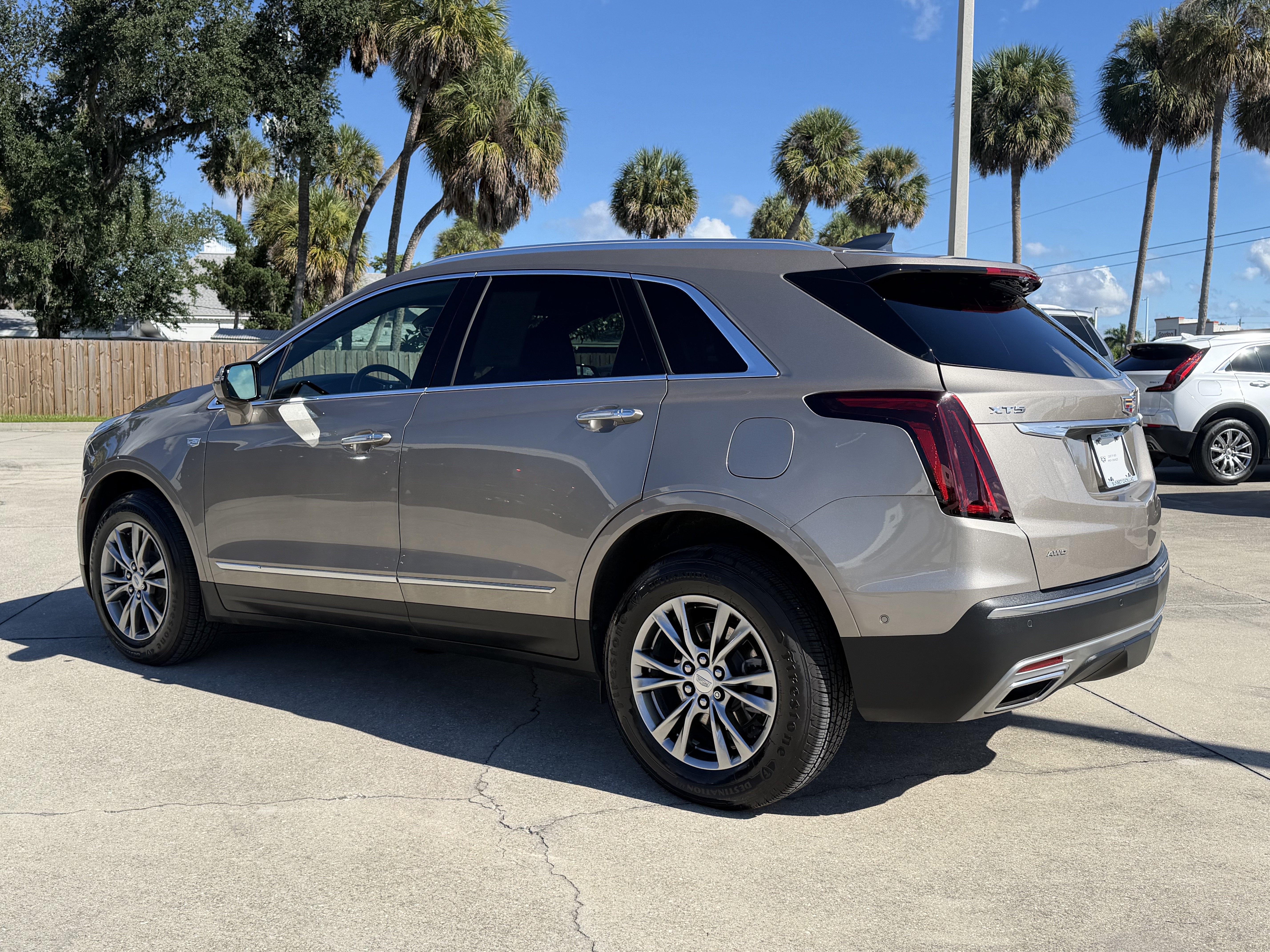 Certified 2023 Cadillac XT5 Premium Luxury w/ Technology Package AWD/4WD image 5