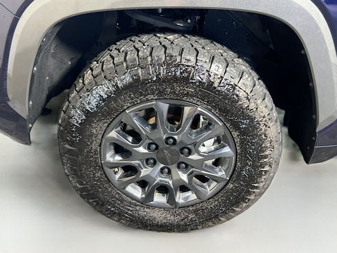 Used 2026 Toyota Tundra Limited AWD/4WD image 13