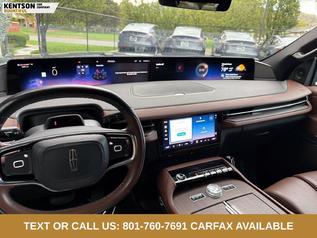 Used 2025 Lincoln Navigator Reserve AWD/4WD image 18