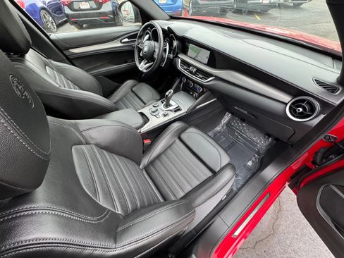 Used 2023 Alfa Romeo Stelvio Veloce image 34